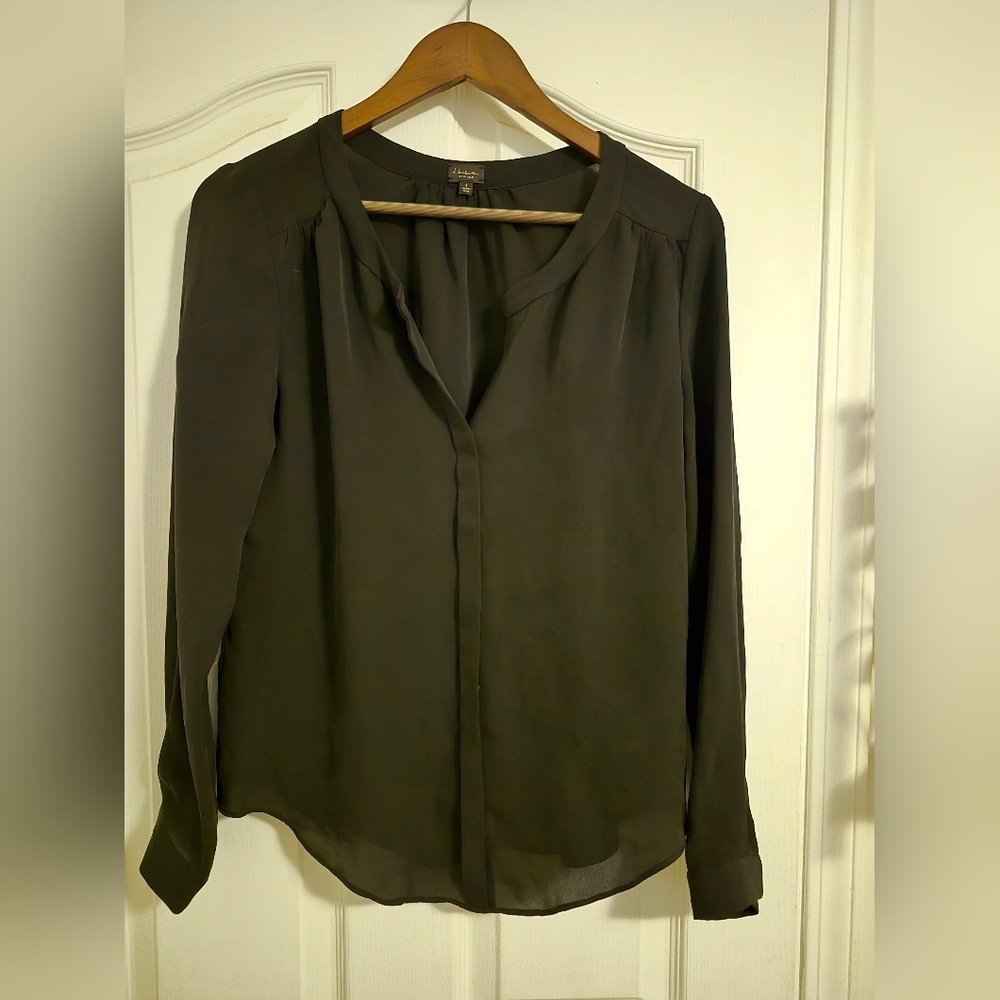Aritzia Babaton Silk Long Sleece Button Down Blouse Black Size Small